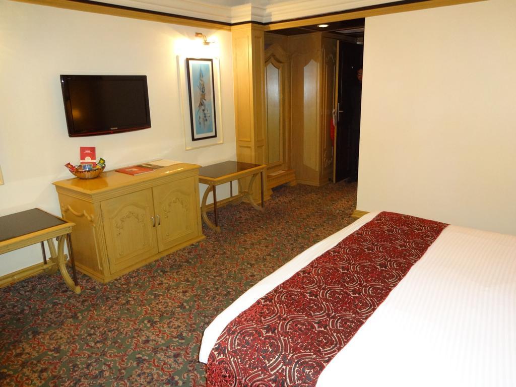 Hotel Babylon International Raipur  Exterior photo