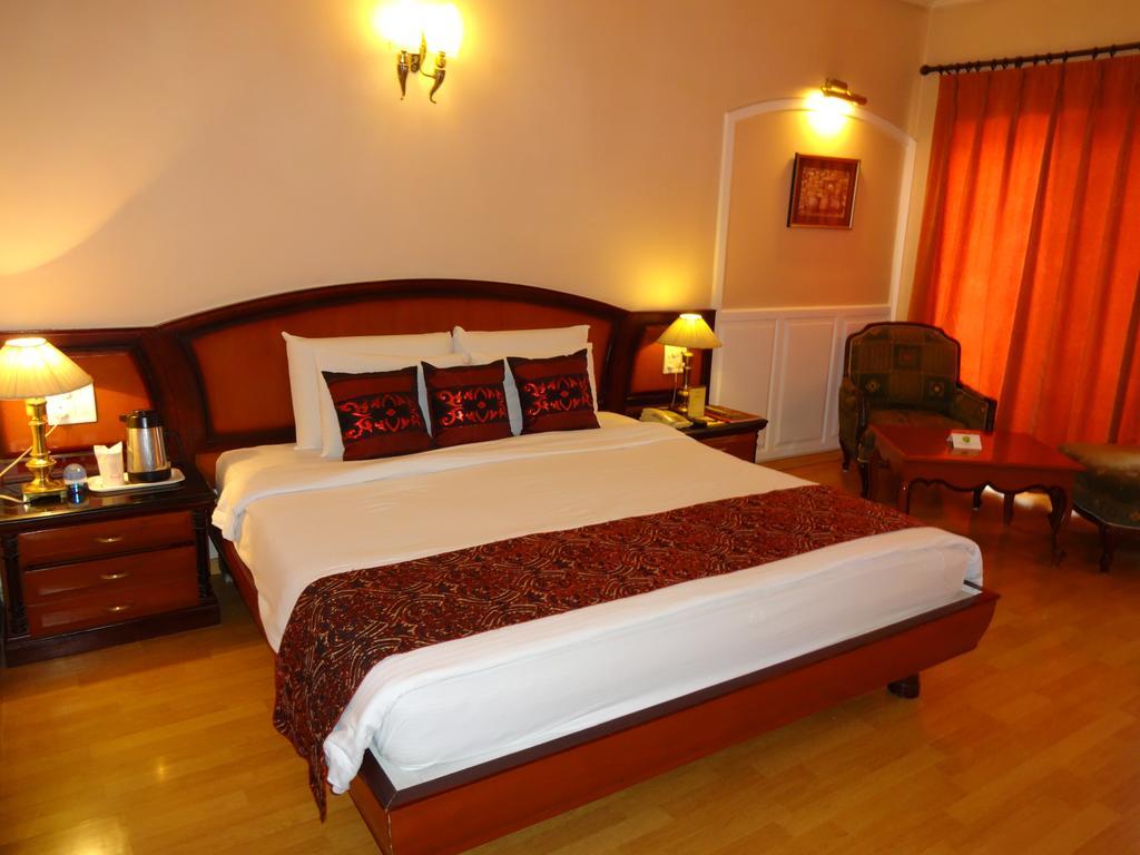 Hotel Babylon International Raipur  Exterior photo