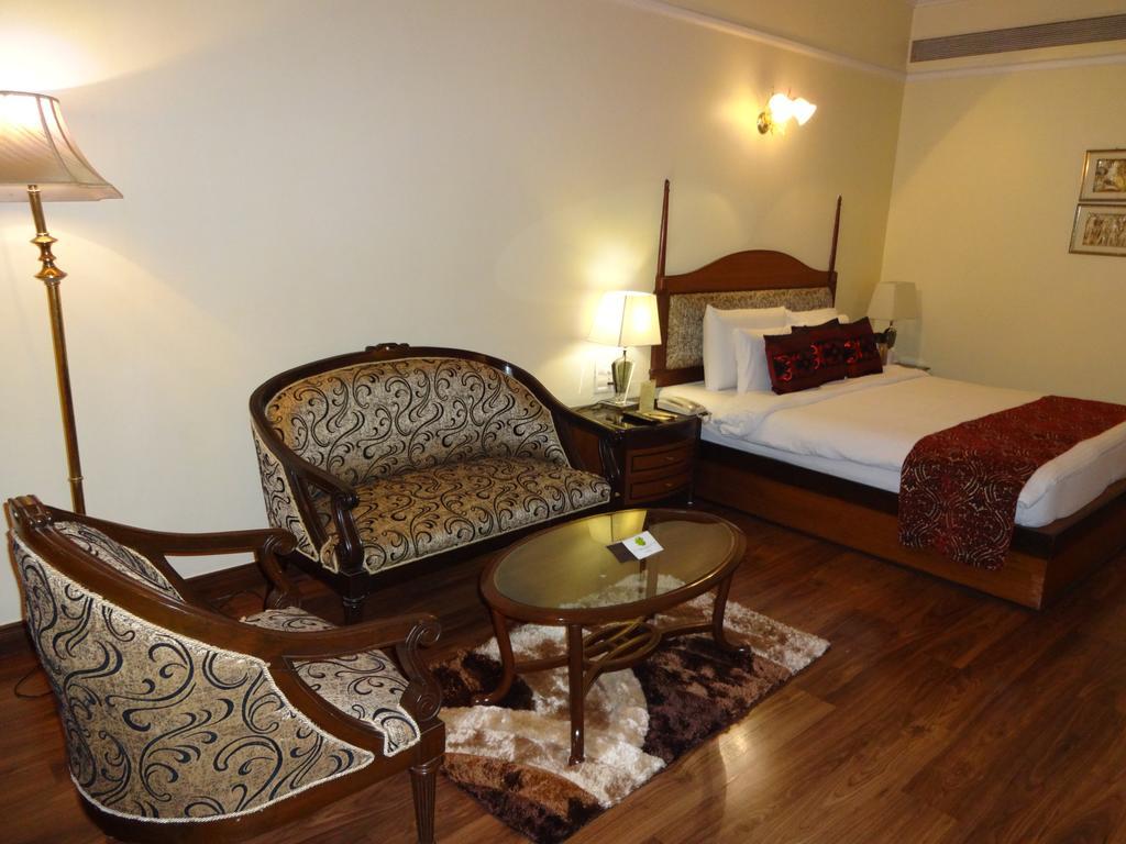 Hotel Babylon International Raipur  Room photo