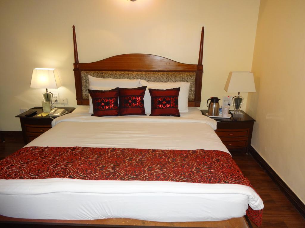 Hotel Babylon International Raipur  Room photo