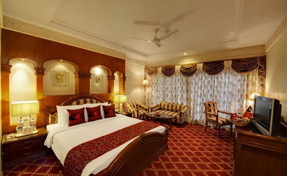 Hotel Babylon International Raipur  Exterior photo